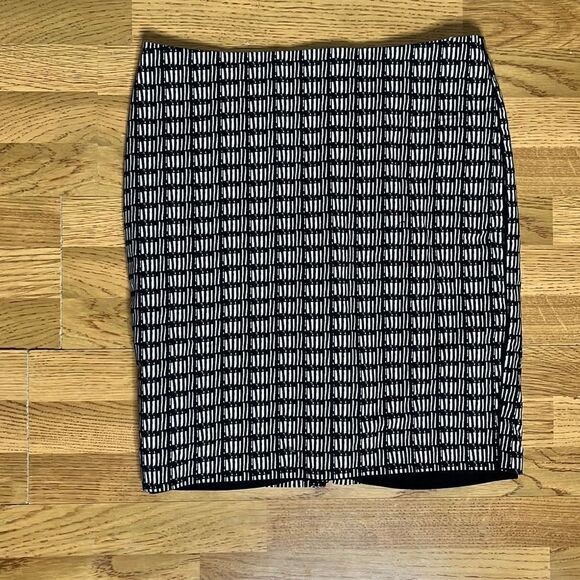 Adrianna Papell Women's Mini Skirt Bodycon High Waisted Black and White Size 14 - Picture 1 of 10
